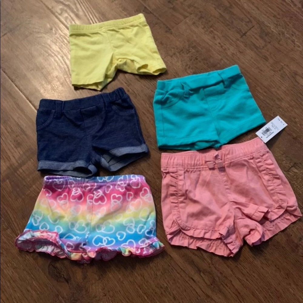 Shorts infant girl 3 months price is FIRM